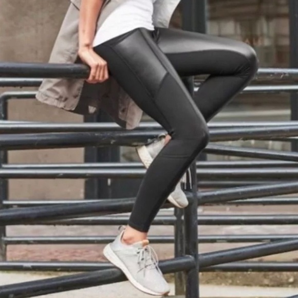 Athleta 870859 Gleam Chaturanga To Town Tight Faux Leather Pant - Picture 7 of 10